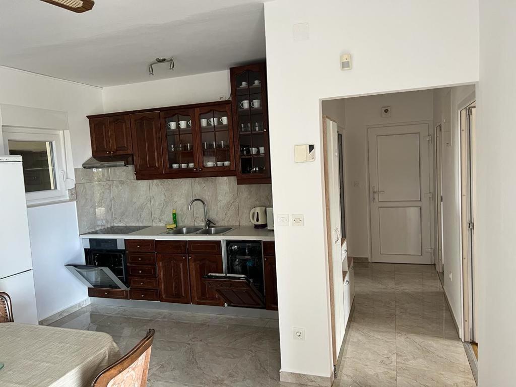 Apartment With 2 Balconies And Sea View Omiš Exteriér fotografie
